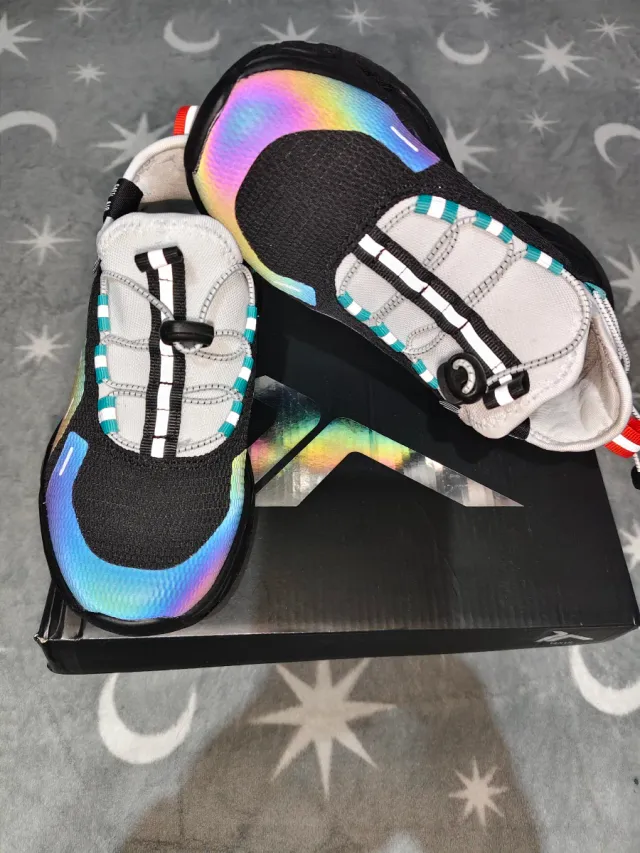 Zapatillas deportivas nuevas