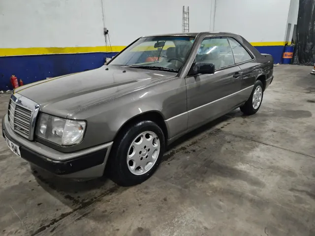 Mercedes-Benz w124 1988