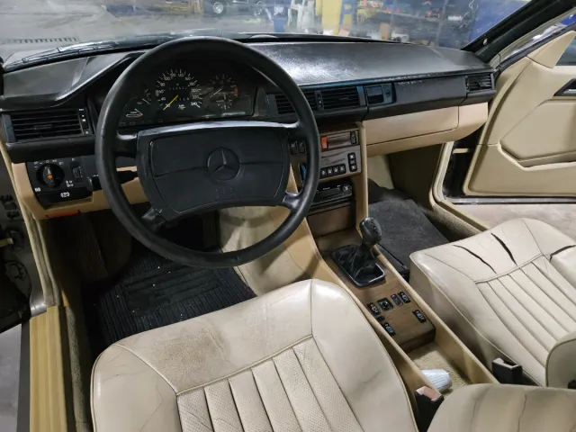 Mercedes-Benz w124 1988