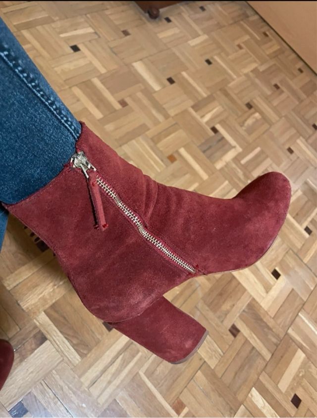 Botines ante burdeos con flecos