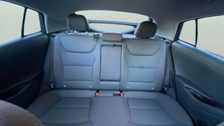 Hyundai Ioniq 1.6 GDI PHEV Klass DCT 104 kW (141 CV)