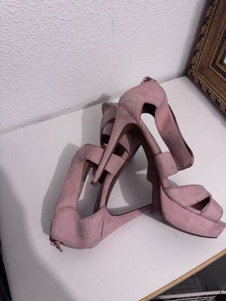 Zapatos de tacón y Sandalias 2x1