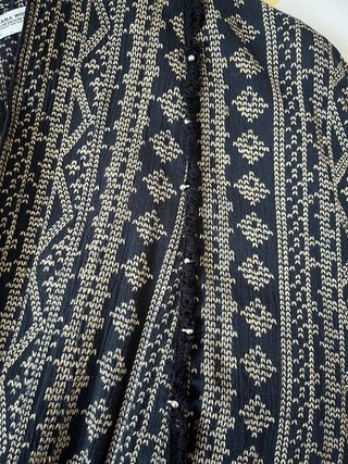 Kimono Zara flecos y abalorios Talla M