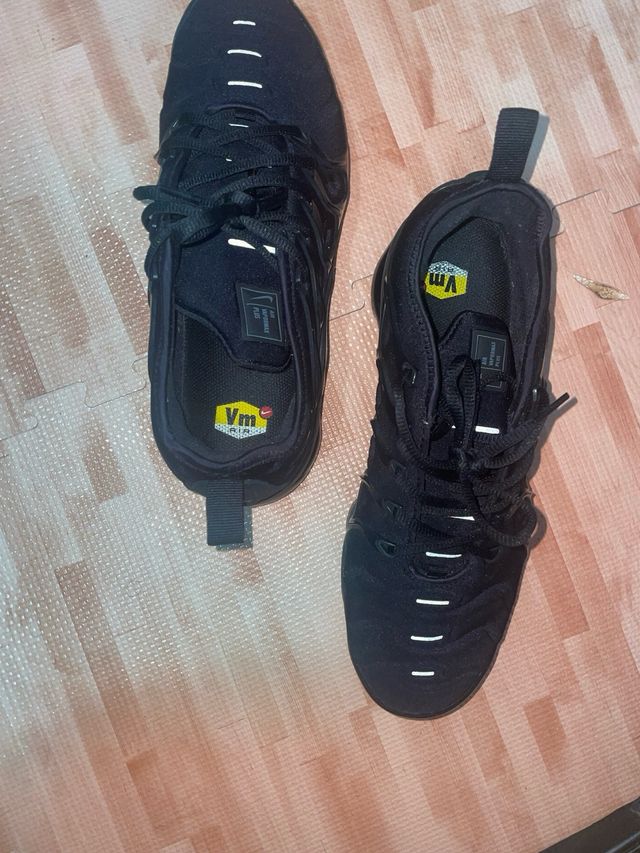 Nike Vomero negras talla 43