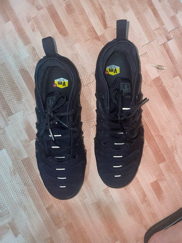 Nike Vomero negras talla 43