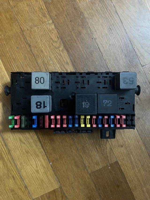 Caja fusibles VW Golf MK2 CE1