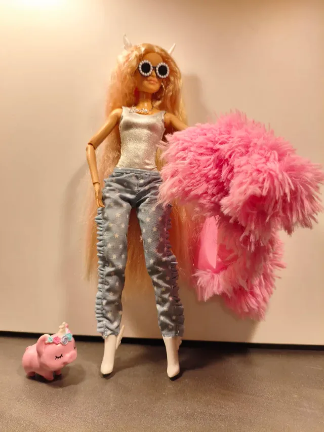 Barbie "Serie Extra" articulada