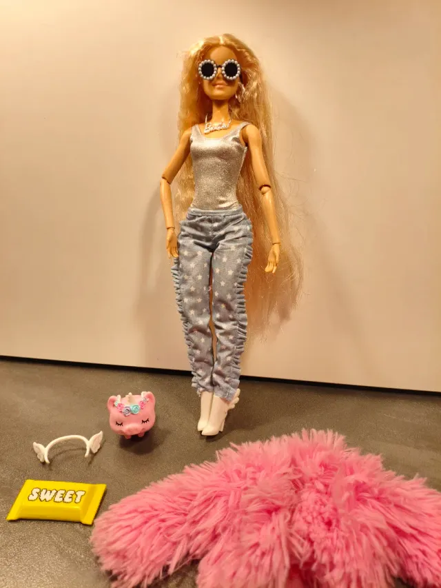 Barbie "Serie Extra" articulada