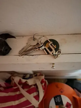 Llavero con llaves y colgante