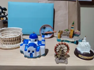 Miniature Souvenir Mondo