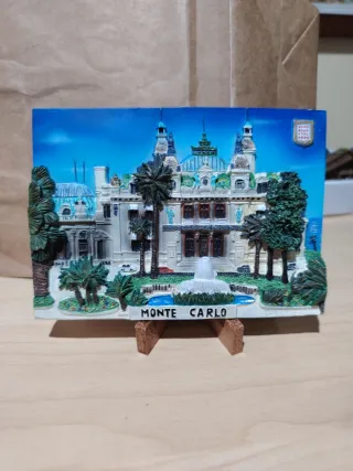 Miniature Souvenir Mondo