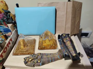 Miniature Souvenir Mondo