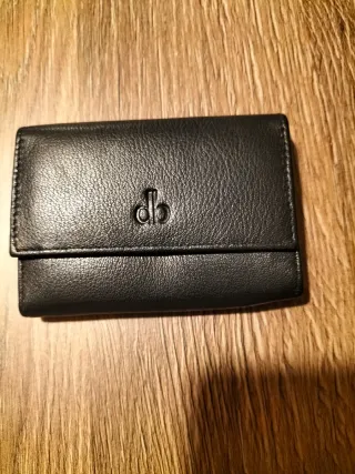 Cartera de piel negra