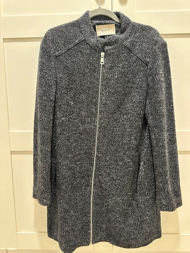 Abrigo Stradivarius Negro/Gris