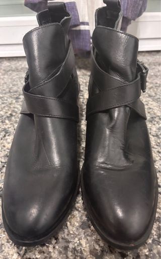 Botín negro tacón ancho