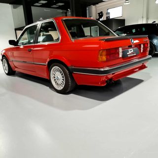 BMW SERIE 3 323i E30 AÑO 1984