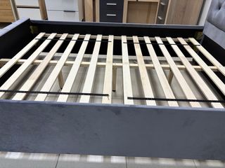 Cama Matrimonial Capitoné Terciopelo Gris