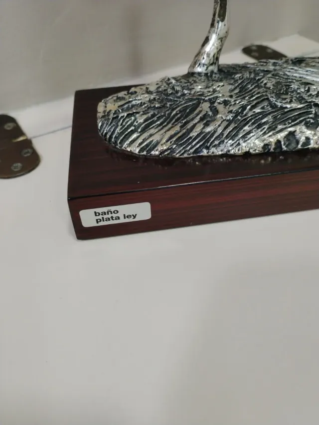 Figura caballo metal madera Baño plata ley