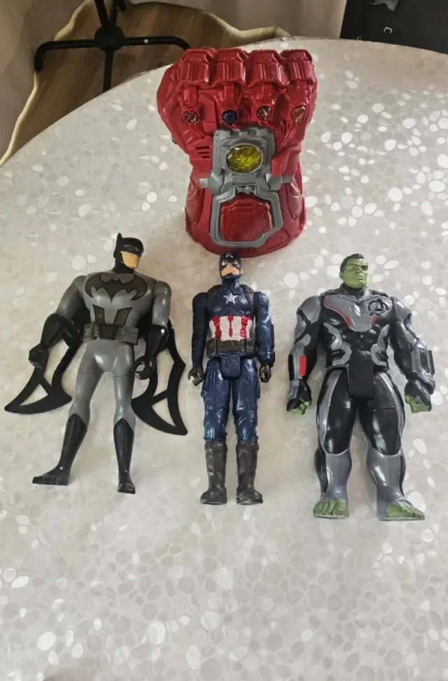 Lote Muñecos Marvel y Batman