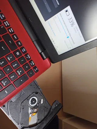 Acer Aspire E 15 Rojo con pantalla de 15.6"