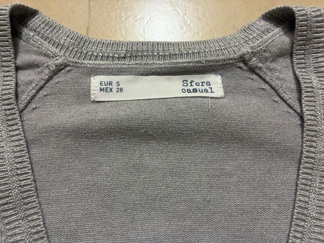 Jersey fino cuello pico gris