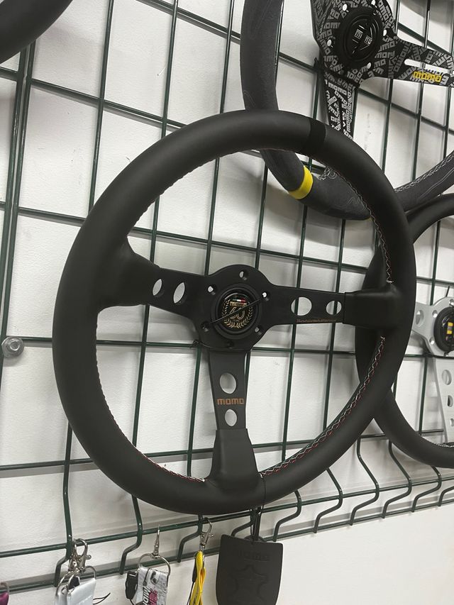 Volante Momo 60 Aniversario