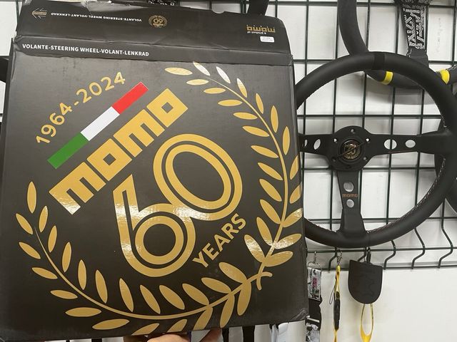 Volante Momo 60 Aniversario