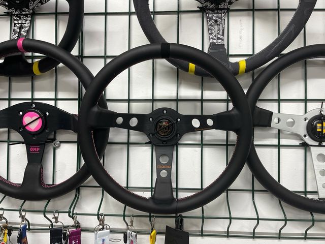 Volante Momo 60 Aniversario