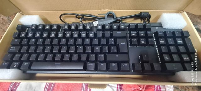 Teclado muy robusto especial juegos