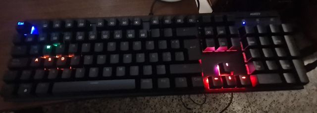 Teclado muy robusto especial juegos