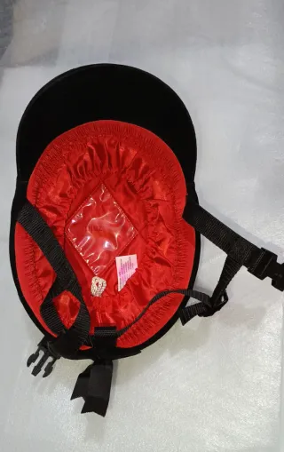 Casco equitación terciopelo negro.