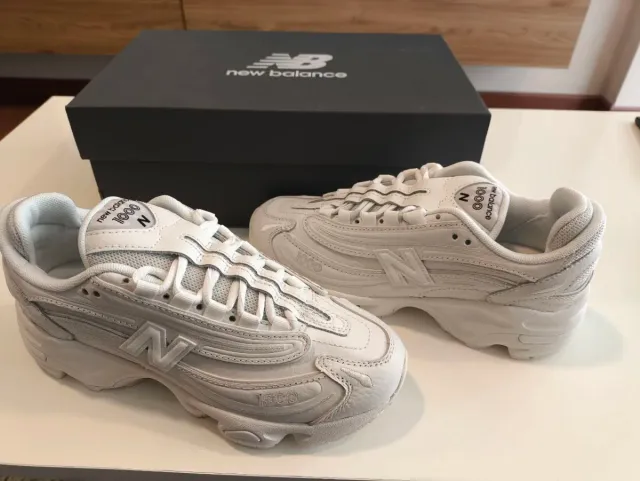New Balance 1000 Talla 37 Gris/Blanco