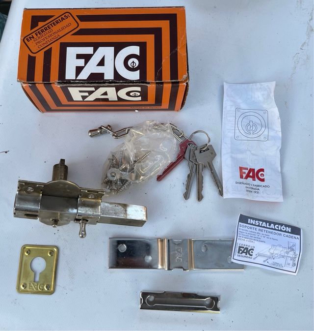 Cerradura FAC con llaves y accesorios