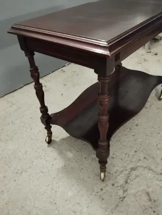 Mesa camarera antigua de madera