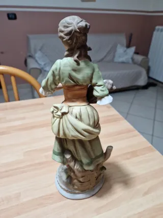 Statuina donna con spighe h 30 cm