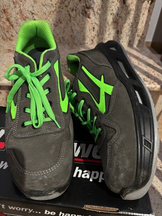 Zapatos de seguridad U-Power grises y verdes. 50