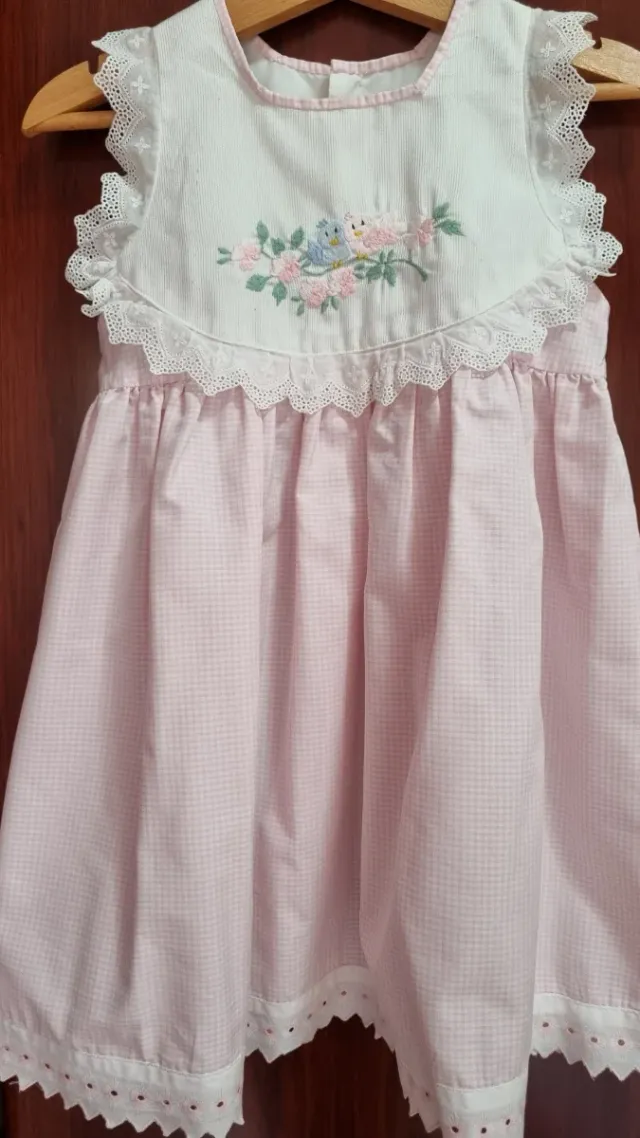 Vestidos de niña bordados