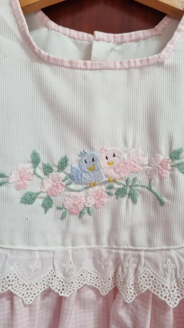 Vestidos de niña bordados