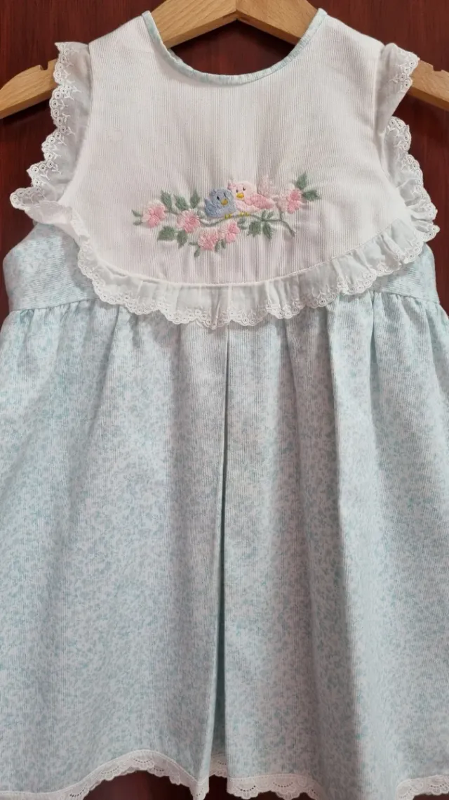 Vestidos de niña bordados