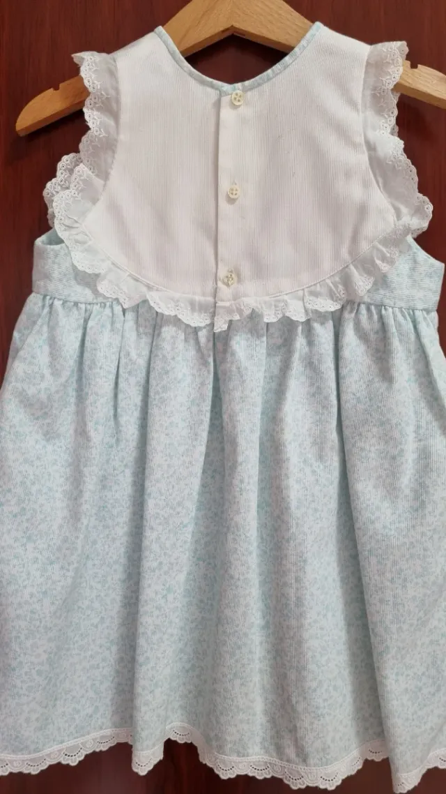 Vestidos de niña bordados