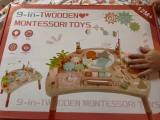 Tavolo attività in legno per bambini