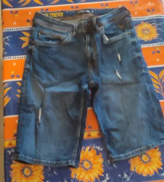 Pantalón vaquero niño desgastado