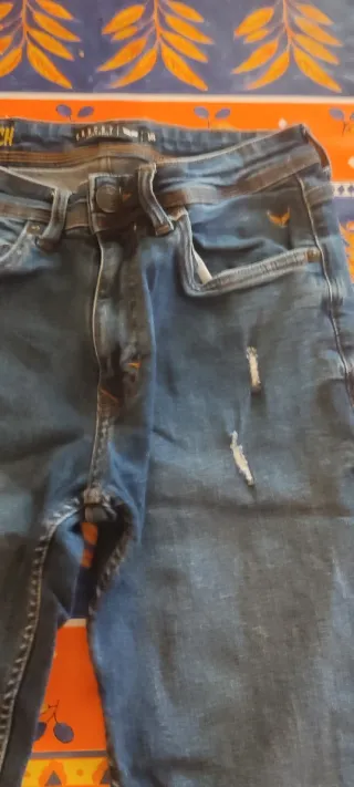 Pantalón vaquero niño desgastado