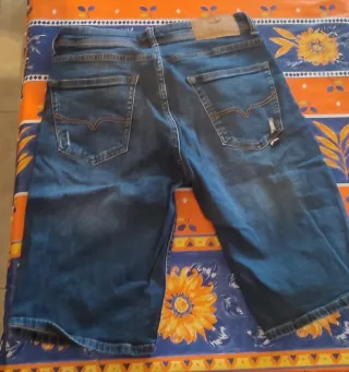 Pantalón vaquero niño desgastado