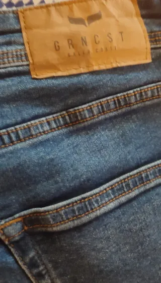 Pantalón vaquero niño desgastado