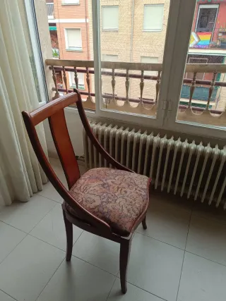 Mesa de comedor madera maciza y 6 sillas