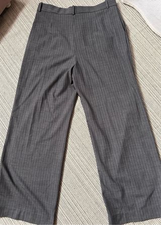 Pantalón gris