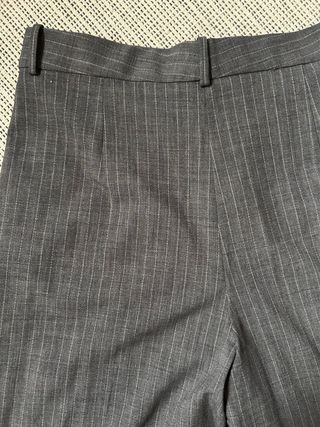 Pantalón gris