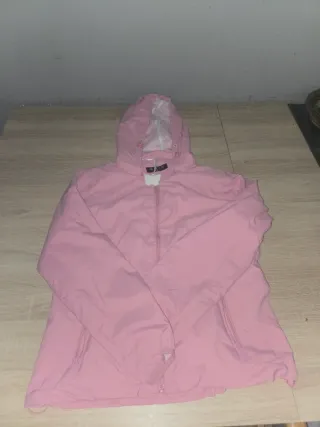 Chubasquero rosa sin usar