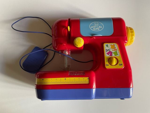 Máquina de coser de juguete